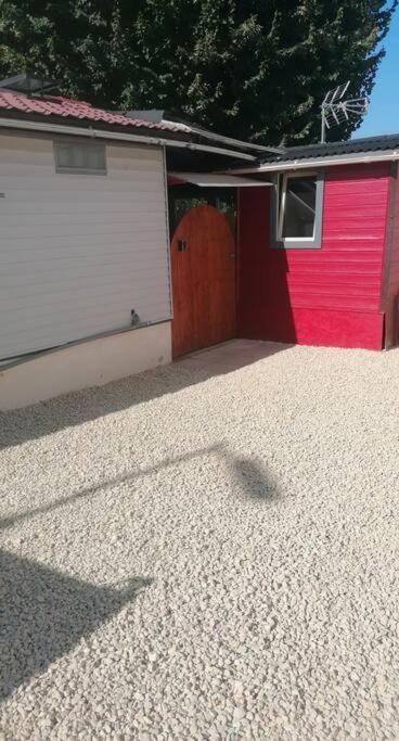 La Cabane. Apartment Magne (Deux-Sevres)