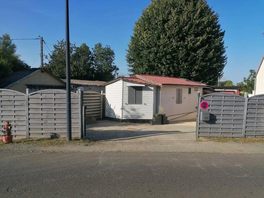 La Cabane. *